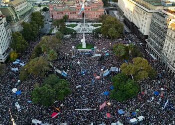 Sin dar certezas, el Gobierno recalcula y convocará a una mesa de diálogo a los rectores