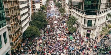 No se registraron incidentes en la masiva marcha universitaria