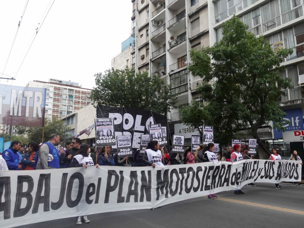 Masiva protesta en Córdoba para reclamar alimentos para comedores