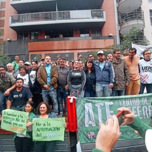 Masiva protesta en Córdoba para reclamar alimentos para comedores