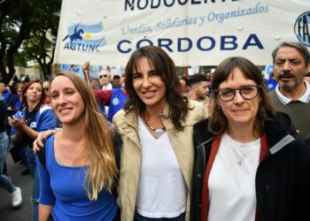 Un variopinto abanico de políticos se sumó a la marcha universitaria