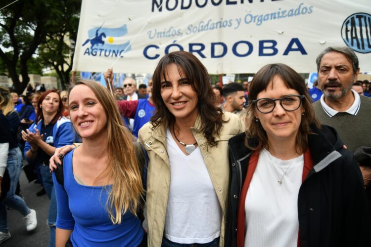 Un variopinto abanico de políticos se sumó a la marcha universitaria