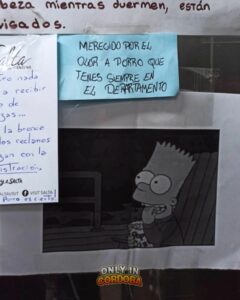 Dejó un mensaje para que no le tiren basura en el ascensor del edificio y los vecinos le contestaron disparatadas respuestas