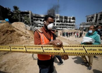 Encuentran fosas comunes en Gaza y la ONU pide investigar