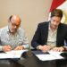 David Consalvi (Provincia) firmó ayer el acuerdo con Sergio Castro (SEP).