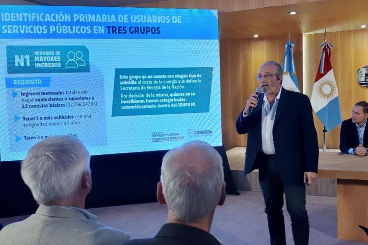 El ministro Fabián López resaltó la importancia de realizar el trámite.