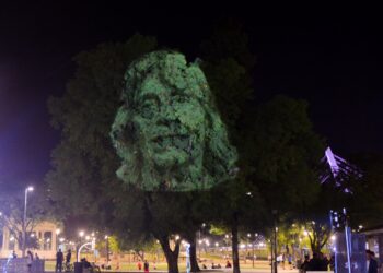 Designaron “Sonia Torres” a la rotonda de Plaza España