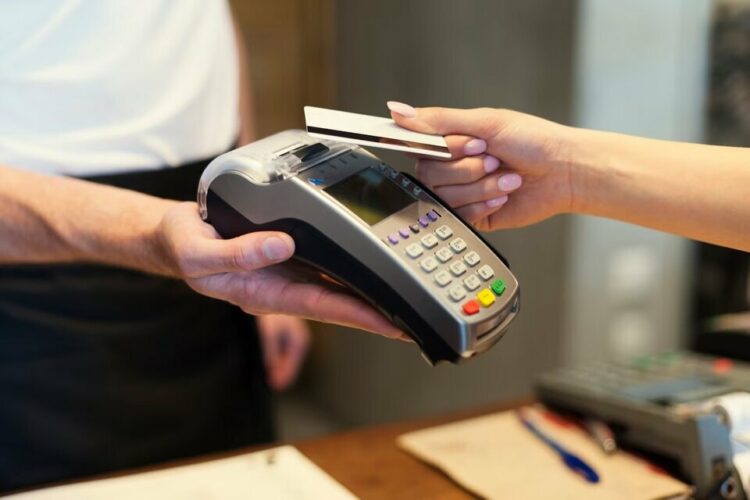 Cambios en los pagos con tarjetas de crédito, ¿cómo nos resguarda la ley?