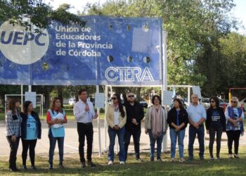 Los docentes volvieron a exigir mejores salarios y jubilaciones