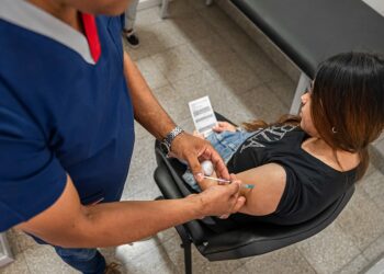 Destacan la importancia de vacunarse contra la gripe