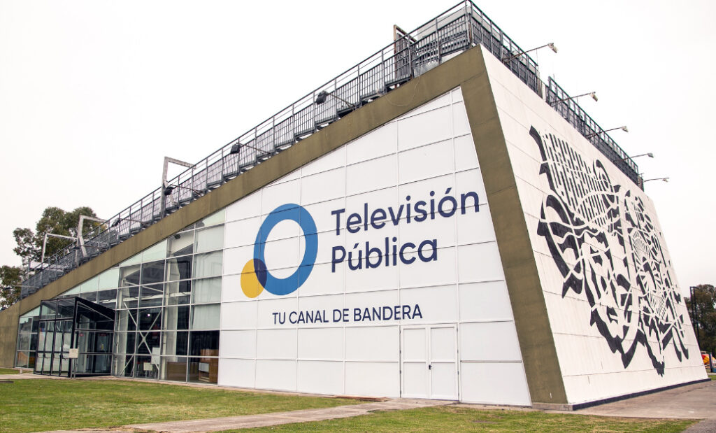 El Gobierno da de baja temporalmente las redes y webs de los medios públicos El Gobierno da de baja temporalmente las redes y webs de los medios públicos