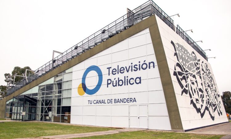 El Gobierno da de baja temporalmente las redes y webs de los medios públicos