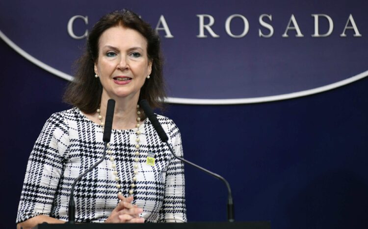 Citan a Mondino al Congreso para que explique su frase "los chinos son todos iguales"