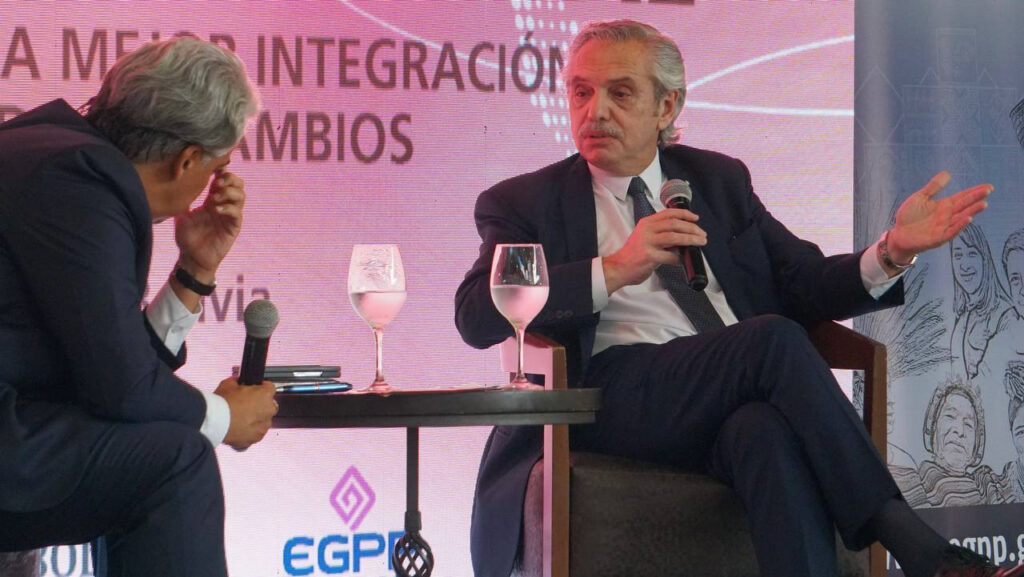 Alberto Farnández opinó sobre el cruce diplomático y pidió "asistencia psicológica" para Milei