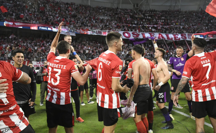 Estudiantes se consagró campeón de la Copa de la Liga tras vencer por penales a Vélez