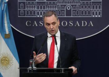 Adorni se refirió al hallazgo de petróleo en la Antártida: «Está siendo investigado por Cancillería»