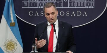 Adorni se refirió al hallazgo de petróleo en la Antártida: «Está siendo investigado por Cancillería»