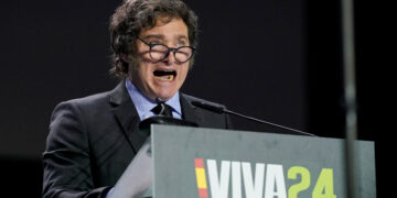 Milei reiteró que no pedirá disculpas a Pedro Sánchez y lo calificó de «socialista fatalmente arrogante»