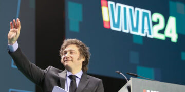 En España aseguran que el gobierno argentino había anunciado el viaje de Milei como “una visita privada”