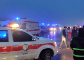 Se estableció contacto con un pasajero y un miembro de la tripulación del helicóptero accidentado en Irán