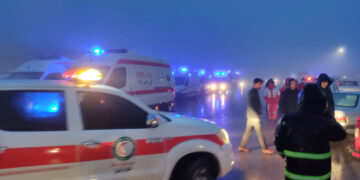 Se estableció contacto con un pasajero y un miembro de la tripulación del helicóptero accidentado en Irán