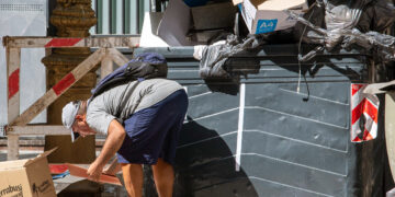 Los bajos salarios y la pobreza desplazaron a la inflación de los principales problemas de los argentinos