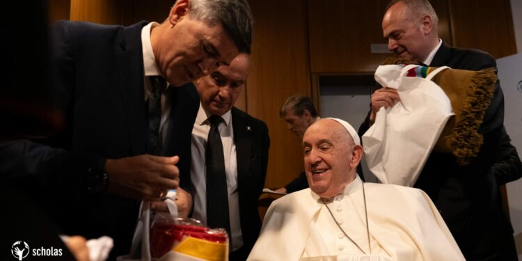 Passerini visitó al papa en el Vaticano: «Francisco, Córdoba te espera»