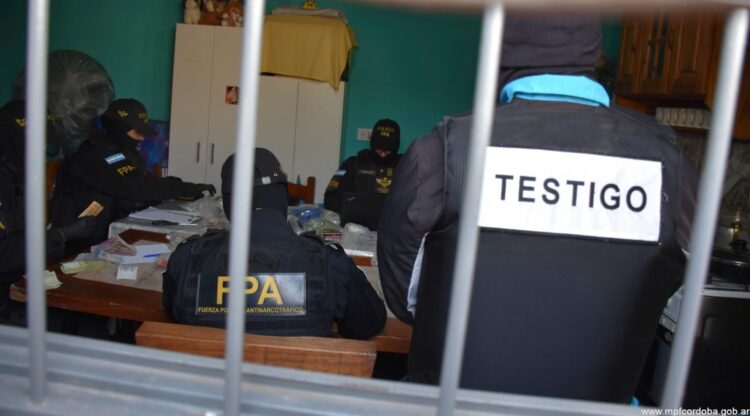 La FPA secuestró estupefacientes en barrio Alto General Paz