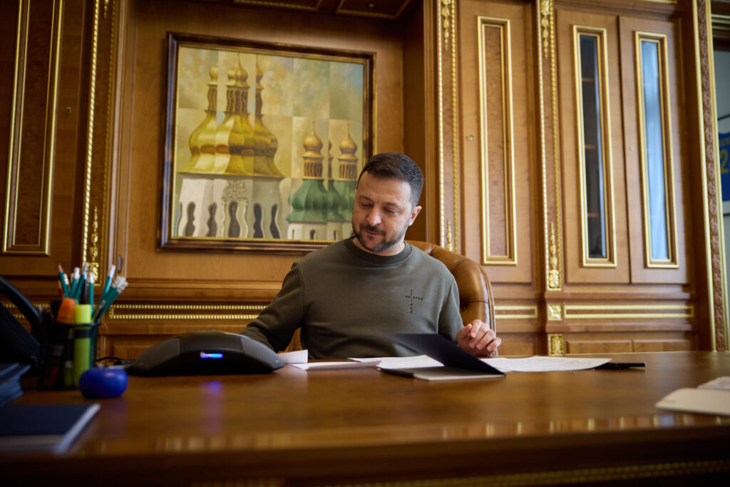 Javier Milei mantuvo un encuentro virtual con el ucraniano Zelenski, quien lo invitó a la Cumbre de Paz