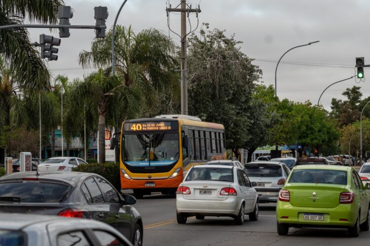 Con nueva flota, desde este viernes Coniferal prestará el servicio de la línea 43