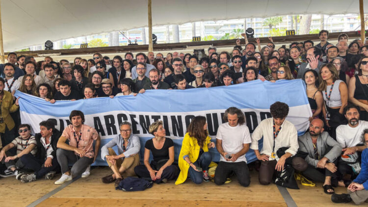 Cineastas argentinos protestaron en Cannes contra el gobierno de Milei: “Hambre, ignorancia e intolerancia”