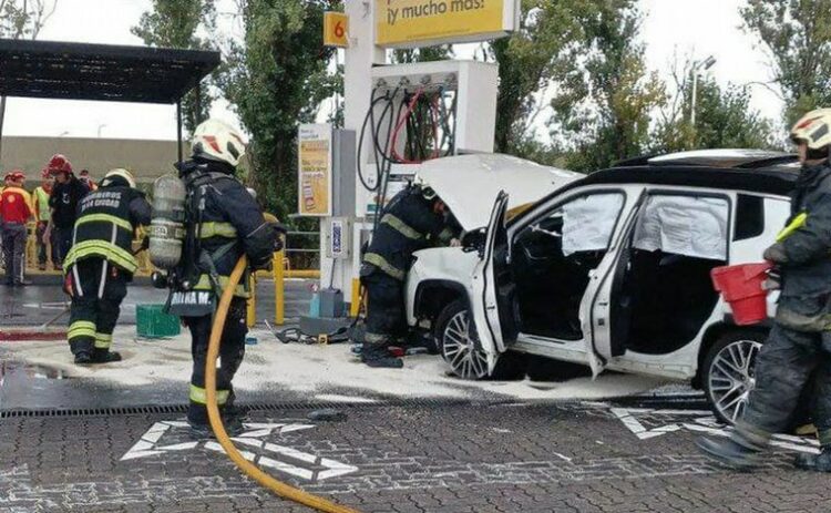 Tiago Palacios chocó contra un surtidor de nafta y atropelló a la supervisora tras salir campeón