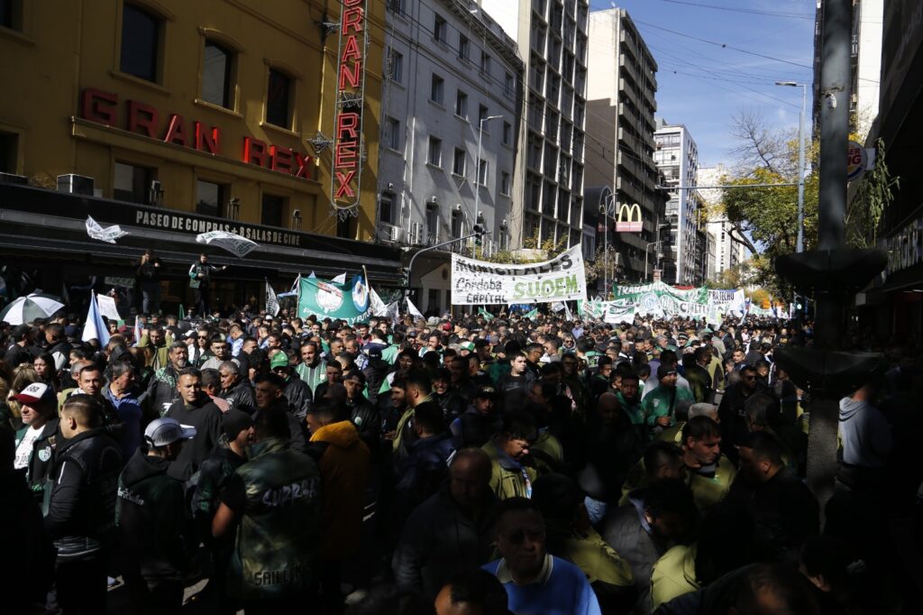 Alta adhesión al paro general y movilizaciones en las calles de Córdoba