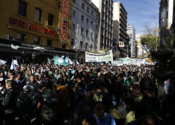 Alta adhesión al paro general y movilizaciones en las calles de Córdoba