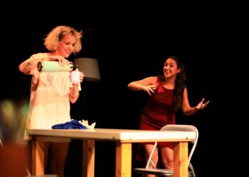 En el universo dramático también hay lugar para risas