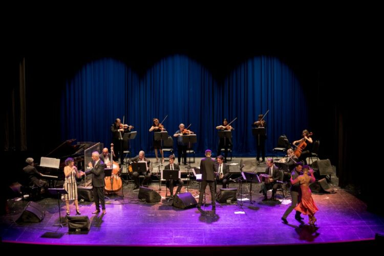 Las interpretaciones de Mery Murúa y Gustavo Visentín acompañarán la música de la Orquesta.