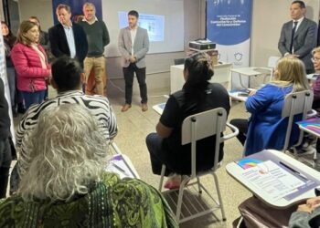 Prevención de estafas virtuales: dictan talleres informativos para adultos mayores