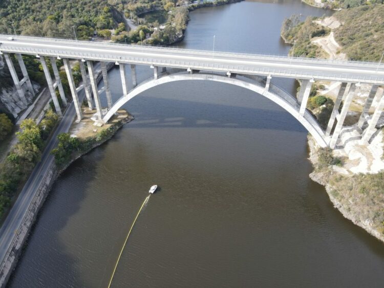 Comenzó la segunda etapa de remediación del lago San Roque para eliminar cianobacterias