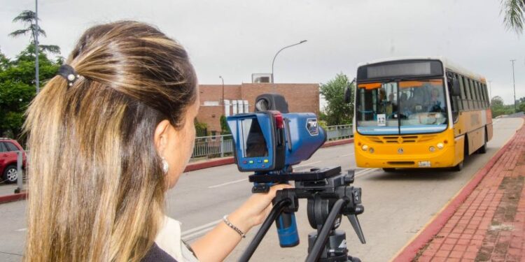 Comienzan los controles de velocidad en las calles y avenidas de la ciudad