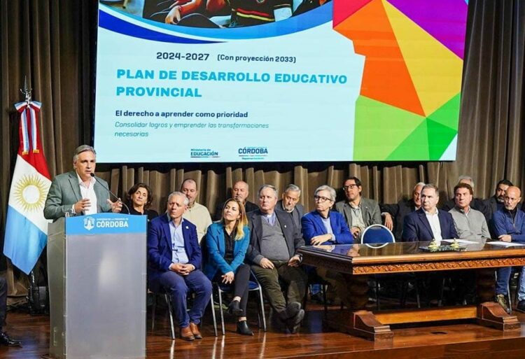 La Provincia presentó el Plan de Desarrollo Educativo con eje en las nuevas tecnologías y el mundo digital