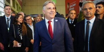Llaryora en San Juan aseguró que la producción minera «ayuda al desarrollo del país»