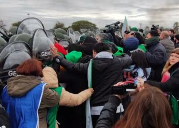 Incidentes en el aeropuerto: tensión entre gendarmería y ATE por los cortes en los accesos