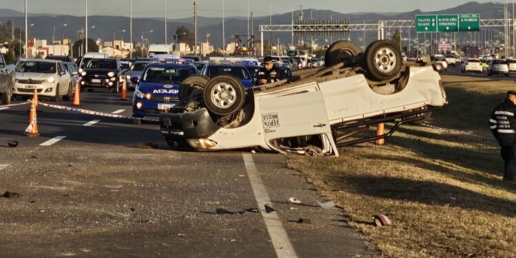 Tragedia en Circunvalación: falleció una mujer tras un choque múltiple