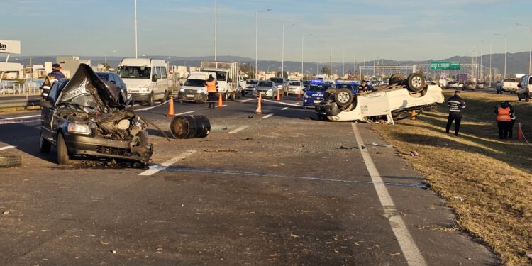 Tragedia en Circunvalación: falleció una mujer tras un choque múltiple