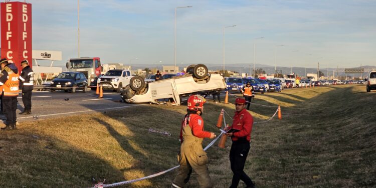 Tragedia en Circunvalación: falleció una mujer tras un choque múltiple