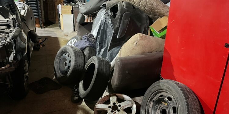 «Operación Hidra»: desarticularon en Córdoba una banda que robaba y vendía autos en el norte