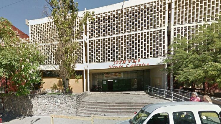 Violencia urbana: el padre de una alumna ingresó al colegio y atacó a cinco estudiantes