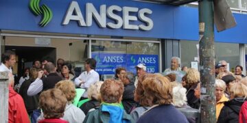 ANSES confirmó un aumento para jubilaciones, pensiones y asignaciones familiares en noviembre La Anses oficializó el aumento en las jubilaciones: cuál es el haber mínimo desde junio
