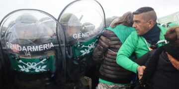 Tres detenidos y 14 heridos en la manifestación contra Milei