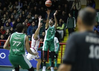 Atenas volvió a ganar y ya sacó dos de ventaja en la serie